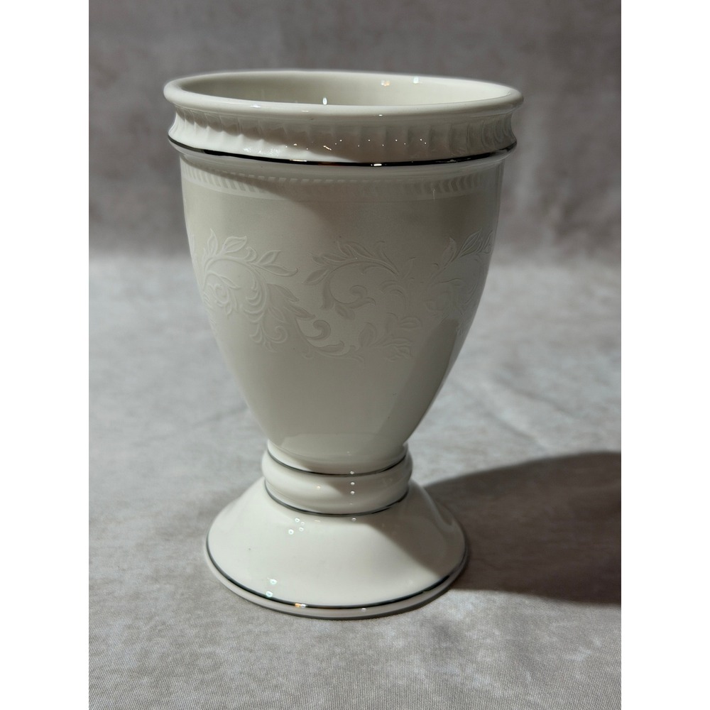 Hotel Collection White Embossed Porcelain Bathroom Vanity Tumbler Silver‎ Trim